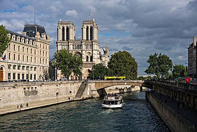 休闲冒险RPG游戏《觅光》第一章，现已免费上线Steam！